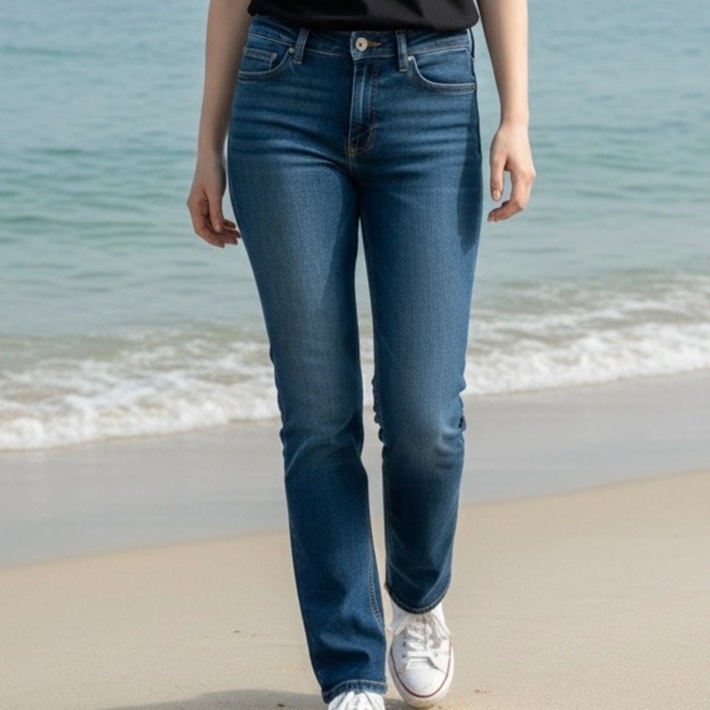 LL Bean Classic Fit Jeans Womens 8 Blue Denim Dark Wash Timeless Classic Capsule